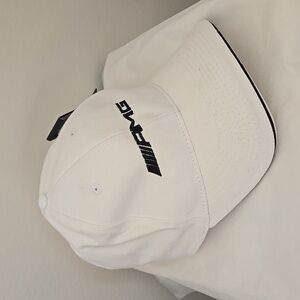 Mercedes Benz Hat